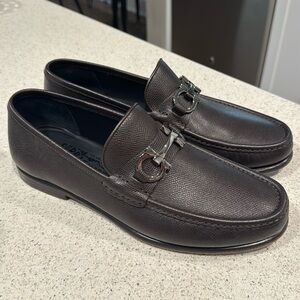 Salvatore ferragamo loafers worn 1 time. Near perfect condition. Size 8.5 EU